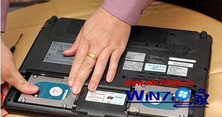 Win7רҵ˫Ӳ̾ʾ̷Ľ